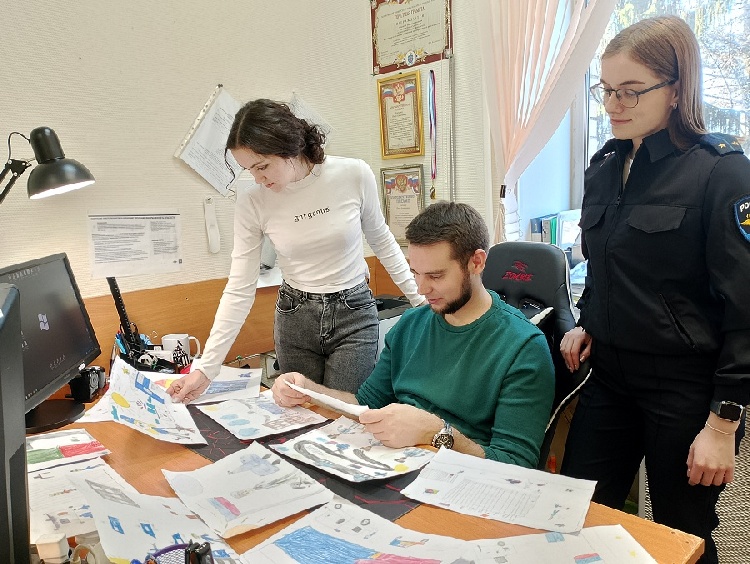 В Серебряных Прудах полицейские подвели итоги первого этапа конкурса детского рисунка «Инспектор ПДН глазами ребенка» В Серебряных Прудах полицейские подвели итоги первого этапа конкурса детского рисунка «Инспектор ПДН глазами ребенка»