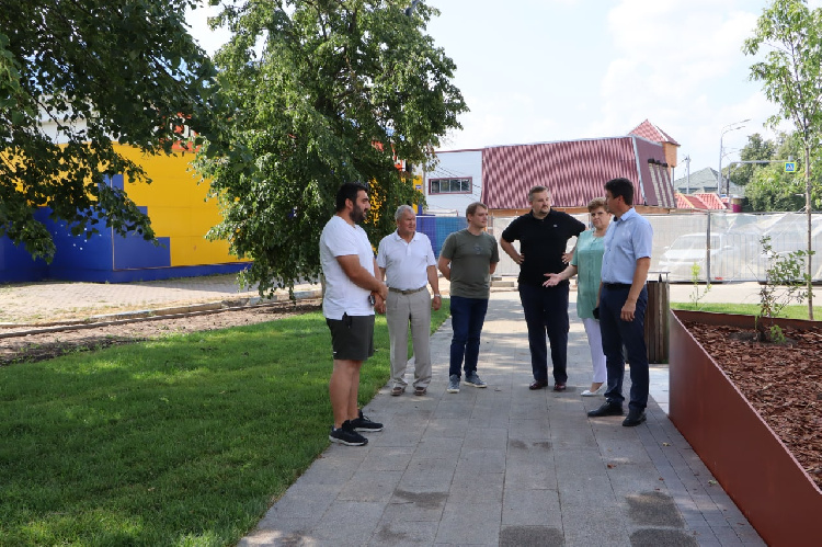 В рамках нацпроекта «Жилье и городская среда» в Серебряных Прудах реализуется проект по благоустройству Сквера им. Ленина. В рамках нацпроекта «Жилье и городская среда» в Серебряных Прудах реализуется проект по благоустройству Сквера им. Ленина.