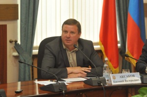 Евгений Аксаков: Вопросу безопасности дорожного движения по-прежнему уделяется повышенное внимание Евгений Аксаков: Вопросу безопасности дорожного движения по-прежнему уделяется повышенное внимание