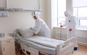 В связи с ростом заболеваемости коронавирусом и количества госпитализаций в Подмосковье разворачивают дополнительные койки для инфекционных больных