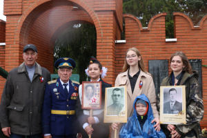 ПОДМОСКОВНАЯ «ЕДИНАЯ РОССИЯ» ПРОВЕЛА ПАТРИОТИЧЕСКИЕ АКЦИИ В ДЕНЬ ПОБЕДЫ ПО ВСЕМУ РЕГИОНУ