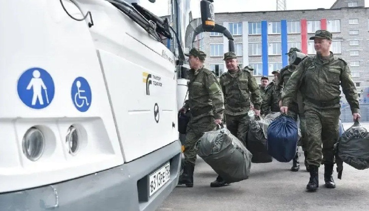 Центр отбора на службу по контракту в Балашихе продолжает принимать желающих отправиться на СВО Центр отбора на службу по контракту в Балашихе продолжает принимать желающих отправиться на СВО