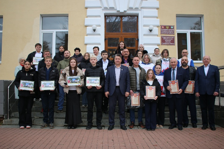 Волонтеров муниципального округа Серебряные Пруды отметили наградами 
