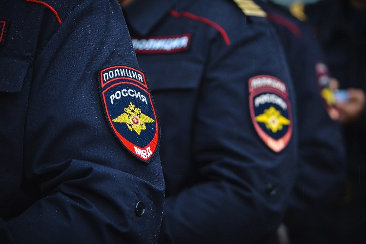 Сотрудники полиции призывают граждан проявлять бдительность в период майских праздников Сотрудники полиции призывают граждан проявлять бдительность в период майских праздников