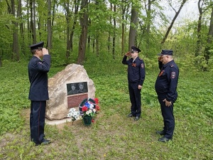 В Серебряных Прудах полицейские провели акцию, посвящённую 80-летию Победы в Великой Отечественной войне