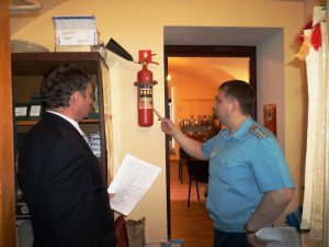 Подмосковные школы проверяют на пожарную безопасность Подмосковные школы проверяют на пожарную безопасность