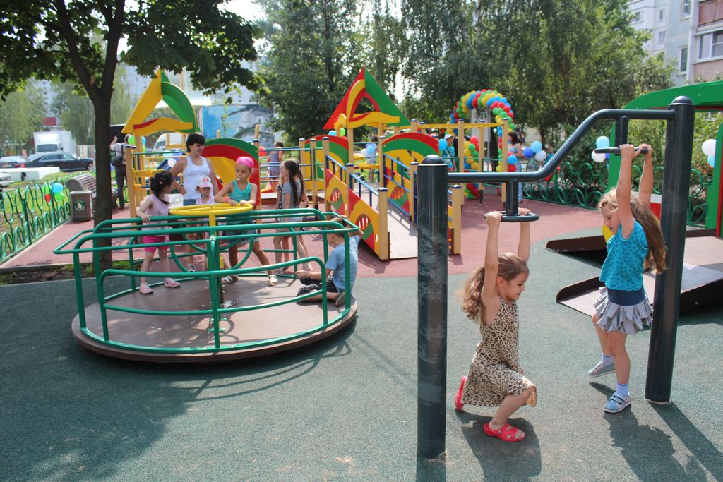 В Московской области с начала года построено и обновлено свыше 450 детских площадок В Московской области с начала года построено и обновлено свыше 450 детских площадок