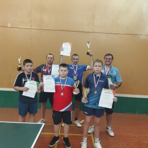 29 ноября 2025 года в спортивном зале ССК «Вятич» в селе Узуново муниципального округа Серебряные Пруды состоялся традиционный межмуниципальный турнир по настольному теннису.