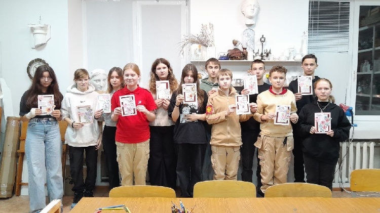 В муниципальном округе Серебряные Пруды на базе «школы искусств им. А.Д. Кившенко» состоялась познавательно-творческая встреча для воспитанников центра «Патриот», посвящённая предстоящему Дню матери.