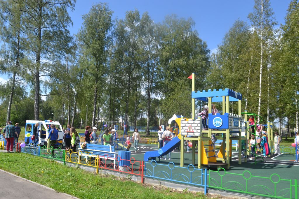 В Московской области установлено уже 85 детских игровых площадок по Губернаторской программе В Московской области установлено уже 85 детских игровых площадок по Губернаторской программе