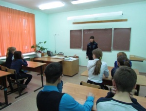 В Серебряных Прудах полицейские провели акцию «День правовой помощи детям»