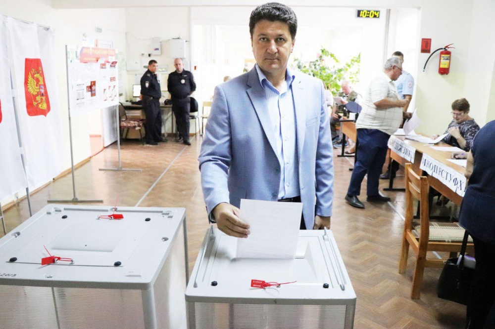 Глава округа проголосовал Глава округа проголосовал