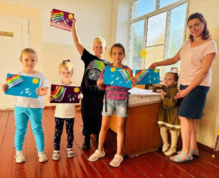 Творческое занятие в клубном формировании "Очумелые ручки"  Творческое занятие в клубном формировании "Очумелые ручки"