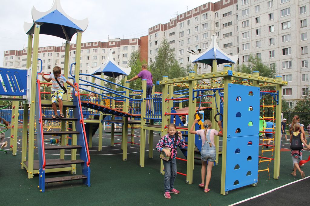 В Московской области открыты еще две современные детские площадки по губернаторской программе  В Московской области открыты еще две современные детские площадки по губернаторской программе