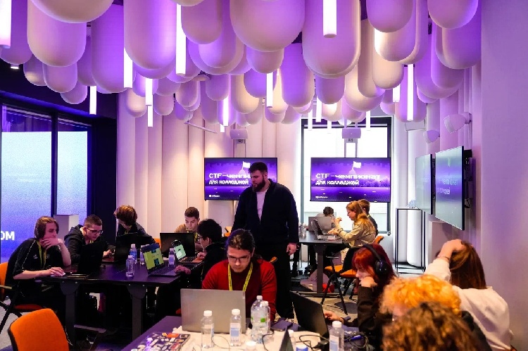 Для студентов подмосковных колледжей и техникумов впервые проходит фестиваль в сфере кибербезопасности «СПОфест»