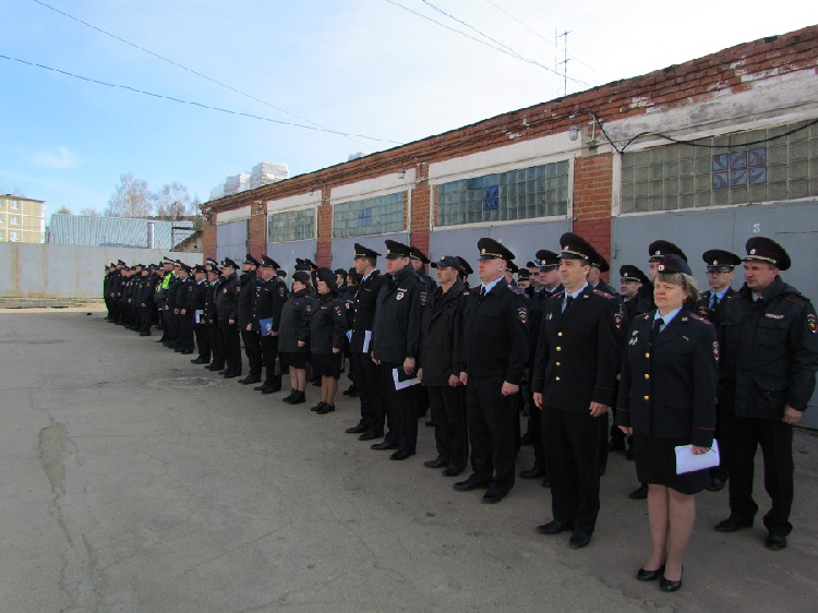 В Серебряных Прудах совместно с представителем Общественного совета проведён строевой смотр