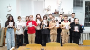 В муниципальном округе Серебряные Пруды на базе «школы искусств им. А.Д. Кившенко» состоялась познавательно-творческая встреча для воспитанников центра «Патриот», посвящённая предстоящему Дню матери.