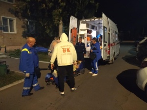 Спасатели из «Мособлпожспас» доставили пожилую женщину в больницу в Серебряных Прудах 