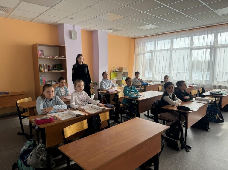 В Серебряных Прудах сотрудники полиции присоединились к акции «Твой выбор» В Серебряных Прудах сотрудники полиции присоединились к акции «Твой выбор»