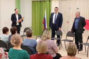 Председатель Комитета по социальной политике и здравоохранению Московской областной Думы Андрей Голубев встретился с жителями и коллективами местных учреждений, чтобы обсудить важные вопросы социальной сферы.