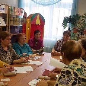 Заседание РМО библиотекарей на тему «Копилка библиотечных идей» Заседание РМО библиотекарей на тему «Копилка библиотечных идей»
