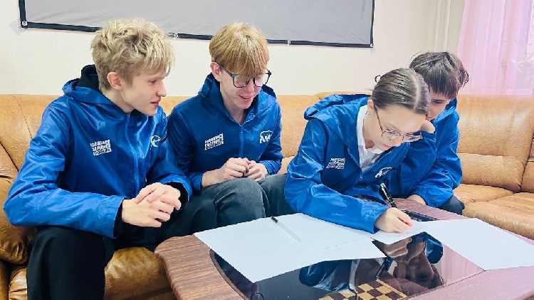 Молодежь Серебряных Прудов объединилась для общих дел.