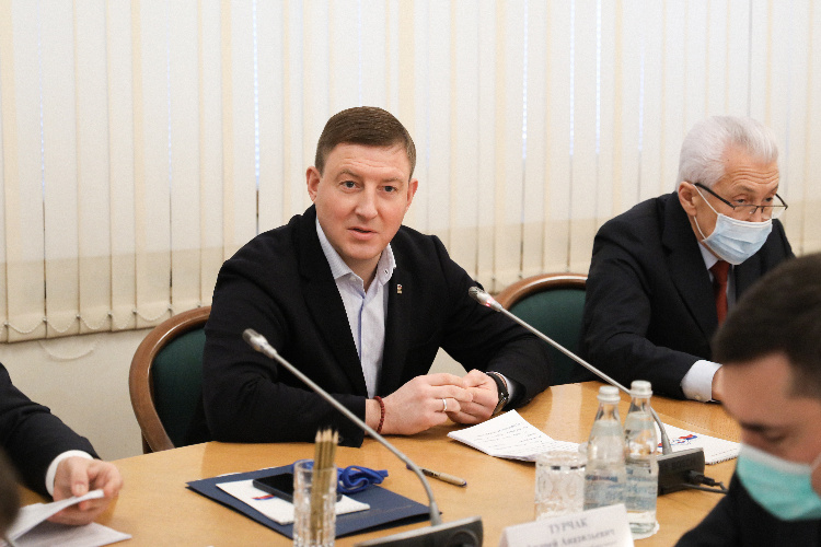 Соцподдержка, повышение безопасности на производствах и ужесточение наказания для педофилов - «Единая Россия» обозначила планы на весеннюю сессию Соцподдержка, повышение безопасности на производствах и ужесточение наказания для педофилов - «Единая Россия» обозначила планы на весеннюю сессию