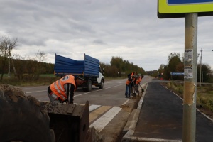 Безопасность пешеходов обеспечена: у деревни Коровино Серебряных Прудов завершили строительство тротуара
