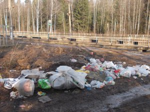 В Апрелевке РЖД очистил от мусора территорию у станции В Апрелевке РЖД очистил от мусора территорию у станции