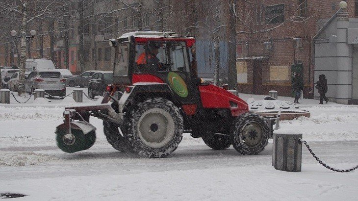 На борьбу с очередным снегопадом власти Подмосковья выставили максимум ресурсов На борьбу с очередным снегопадом власти Подмосковья выставили максимум ресурсов